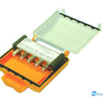 Διακλαδωτήρας θωρακισμένου τύπου με βύσματα F 4 εξόδων με τάση διέλευση τάσης.